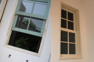 木製・アイアンの　室内窓の取り入れ方・メリットデメリットなどの紹介コラム